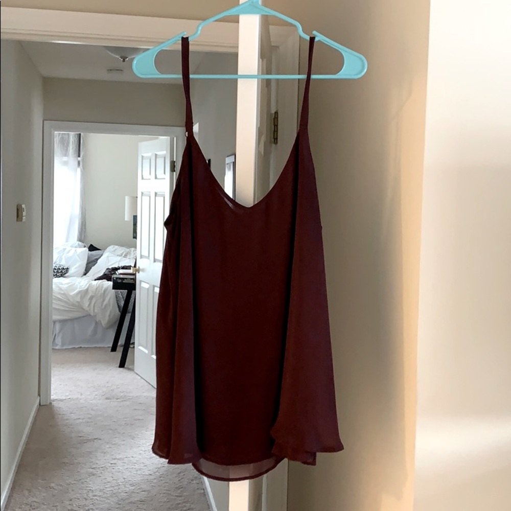 Breezy burgundy tank from Torrid! Size 1 🖤🖤